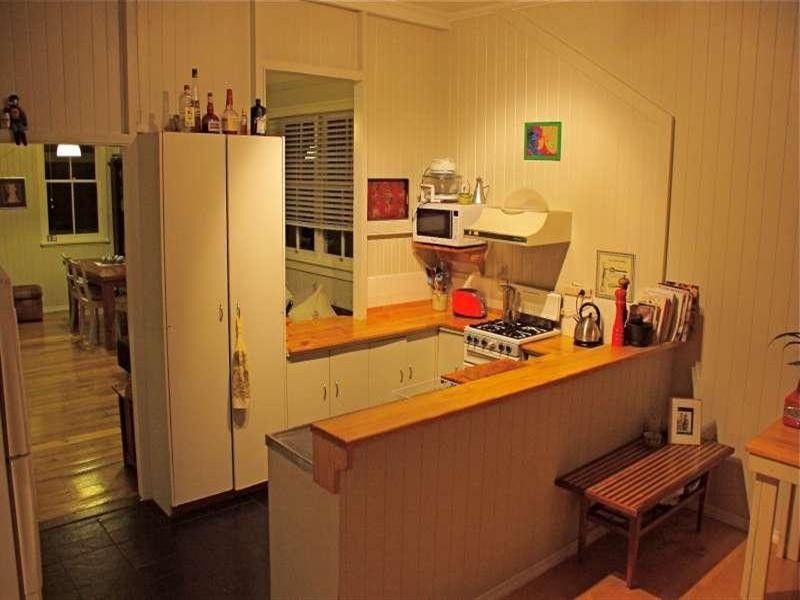 18 Sackville Street, Milton QLD 4064