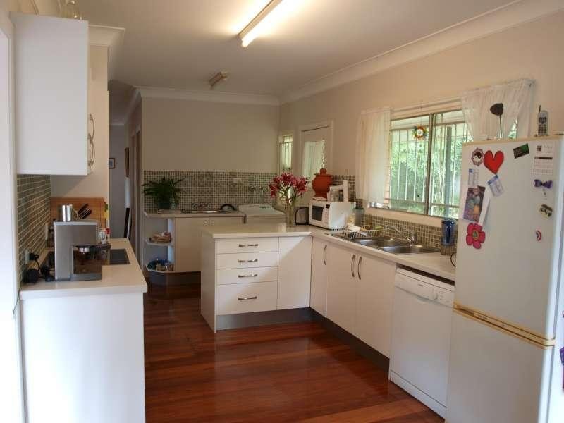 33 Rambler Street, Bardon QLD 4065