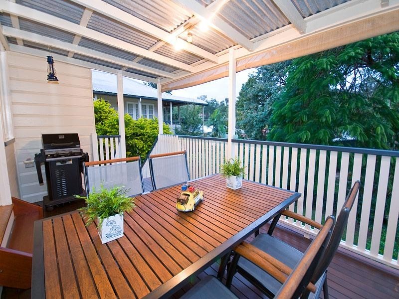 25 Rosalie Street, Bardon QLD 4065