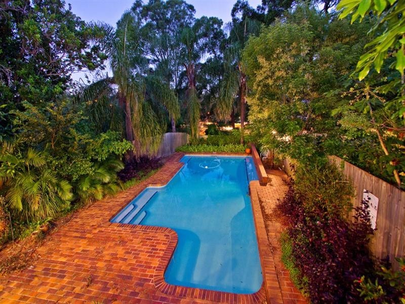 25 Kinkade Avenue, Ashgrove QLD 4060