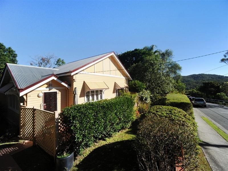 22 Northam Avenue, Bardon QLD 4065