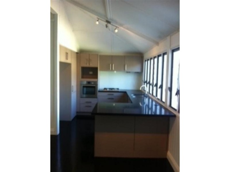 20 Blaxland Street, Milton QLD 4064