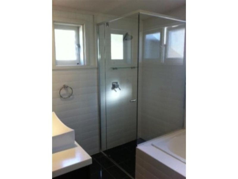 20 Blaxland Street, Milton QLD 4064