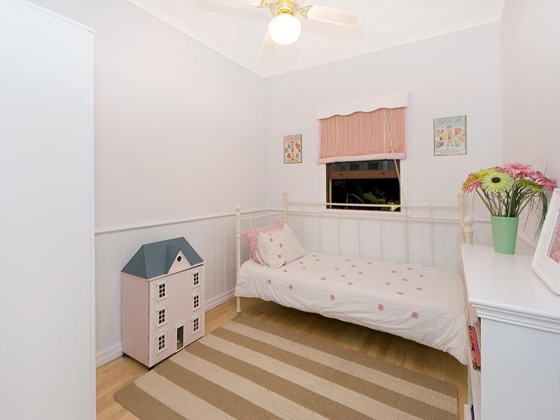 16 Little Street, Red Hill QLD 4059