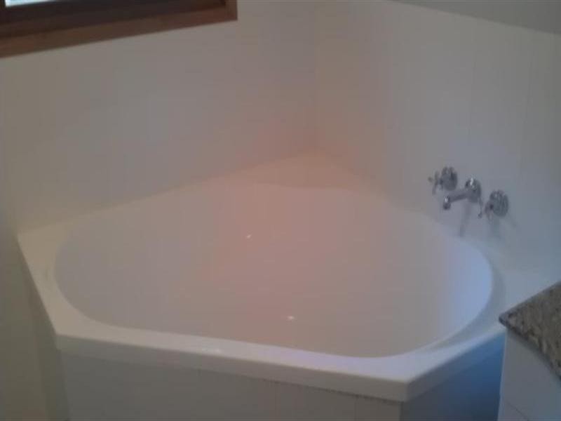 28 Emma Street, Red Hill QLD 4059