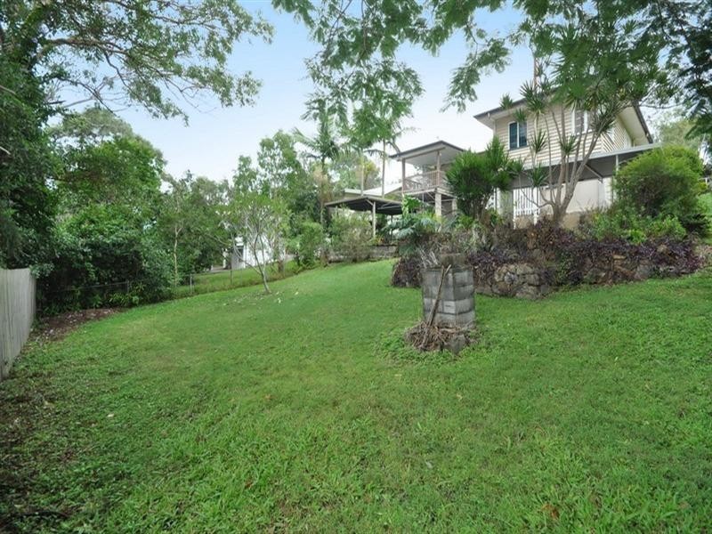 90 Davies Road, Ashgrove QLD 4060