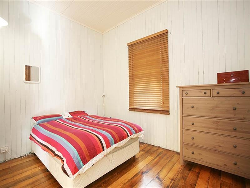 30 Gladstone Street, Indooroopilly QLD 4068