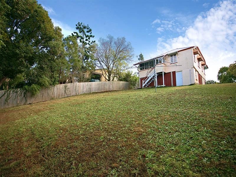 30 Gladstone Street, Indooroopilly QLD 4068