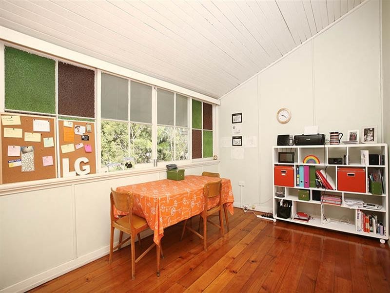 30 Gladstone Street, Indooroopilly QLD 4068