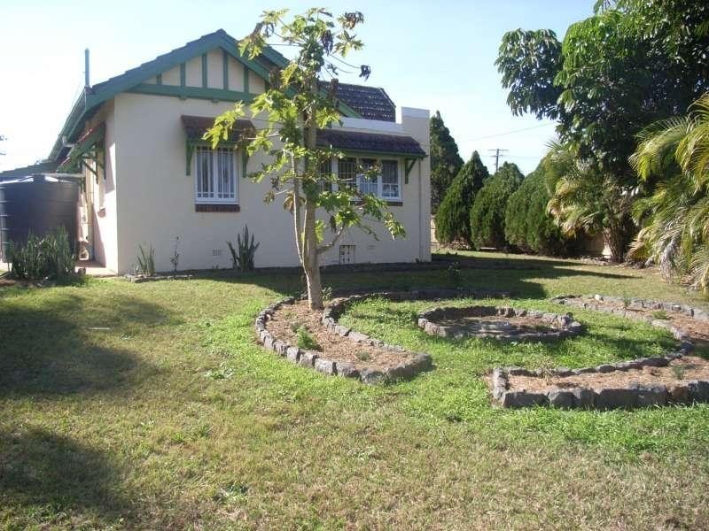 21 Hawken Drive, St Lucia QLD 4067