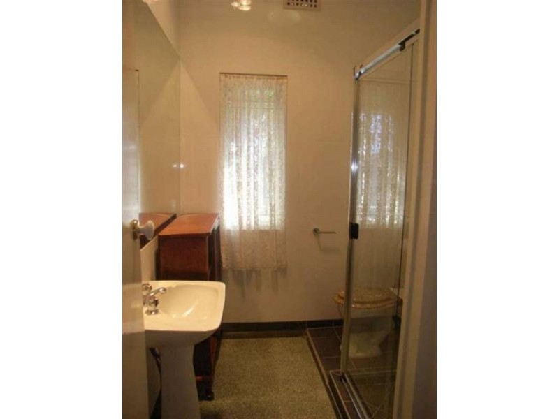 21 Hawken Drive, St Lucia QLD 4067