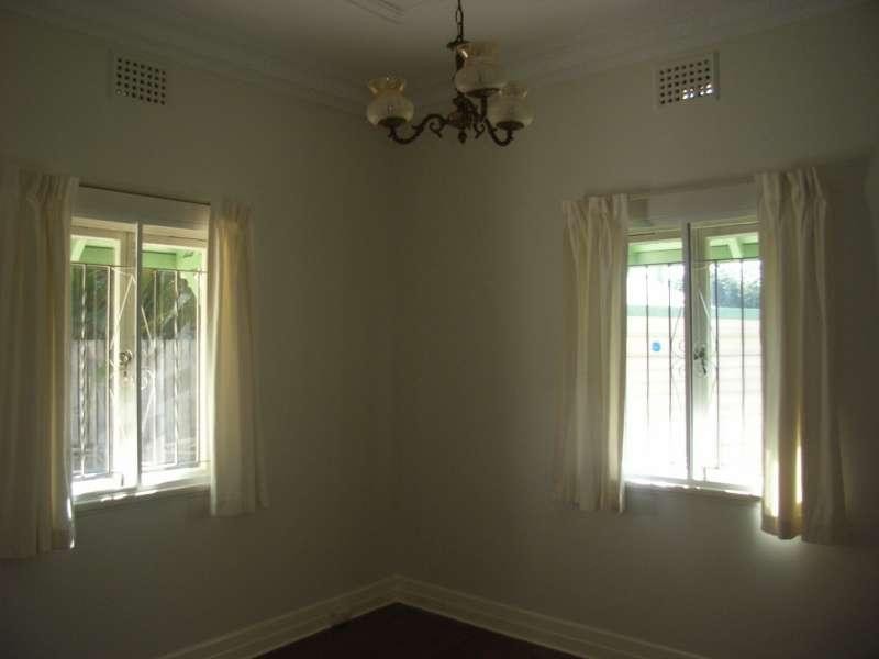 21 Hawken Drive, St Lucia QLD 4067