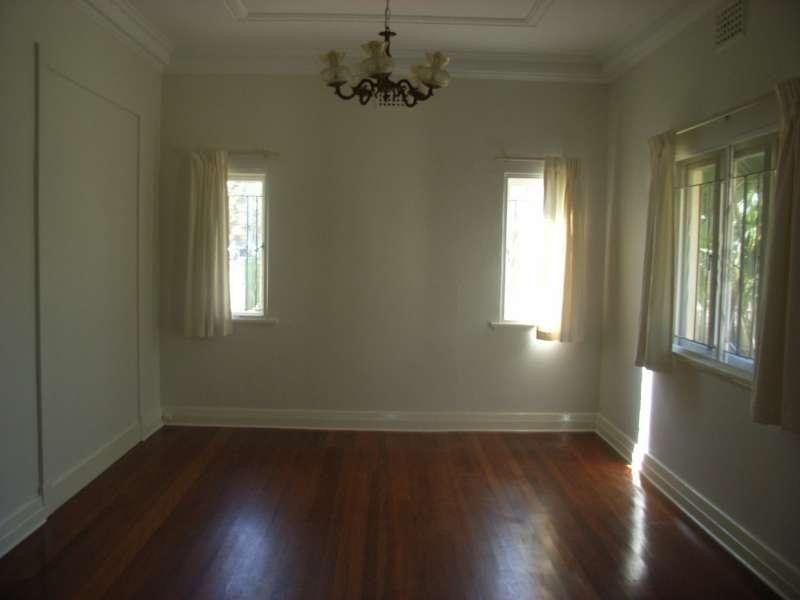 21 Hawken Drive, St Lucia QLD 4067