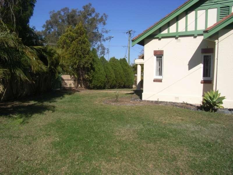 21 Hawken Drive, St Lucia QLD 4067