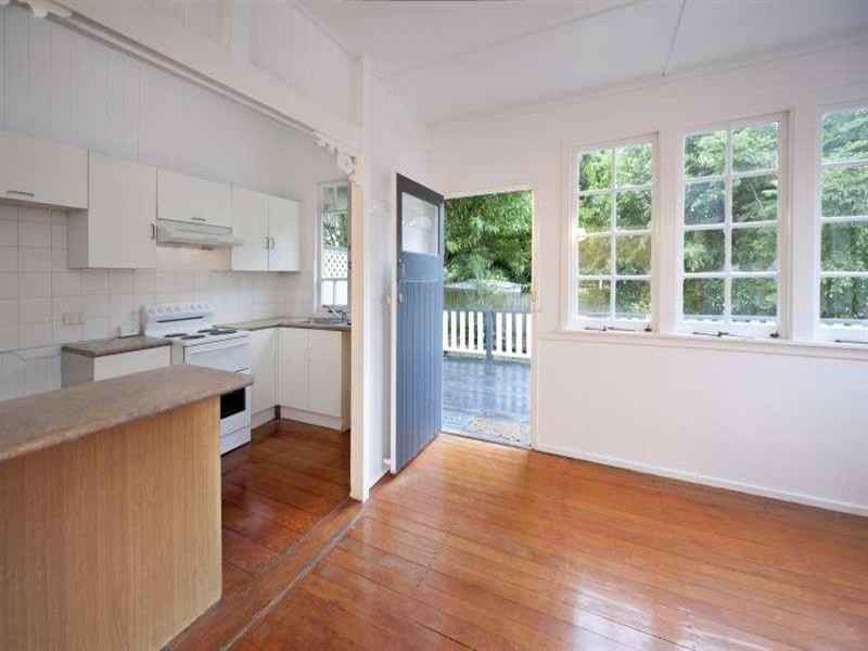 2/13 Thurlow Street, Newmarket QLD 4051