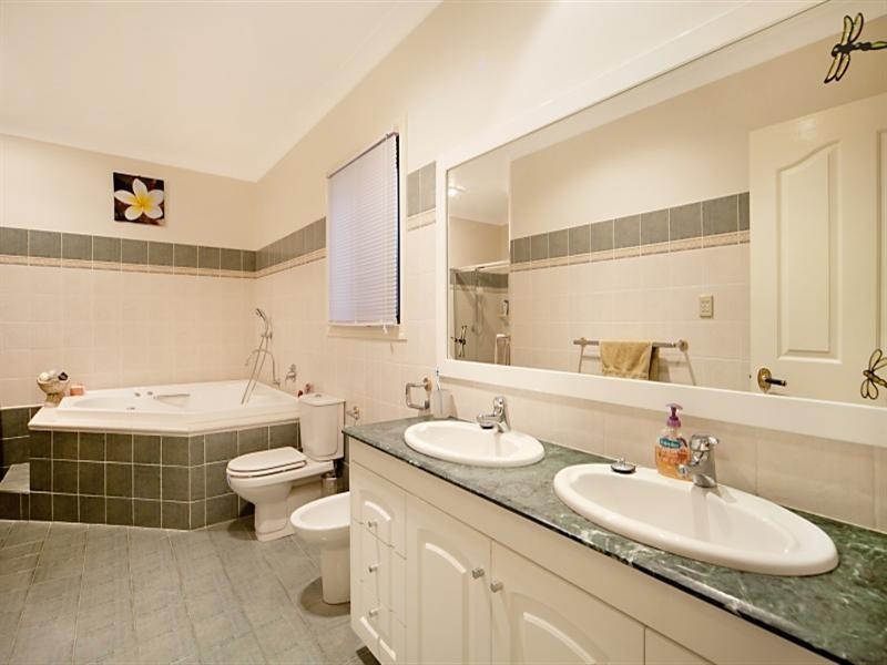 155 Streisand Drive, Mcdowall QLD 4053