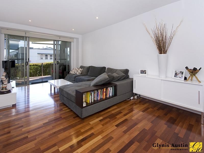 2/45 Doggett Street, Newstead QLD 4006