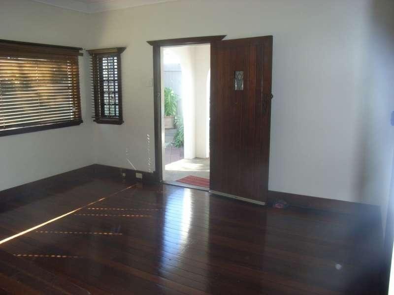 21 Simpsons Road, Bardon QLD 4065