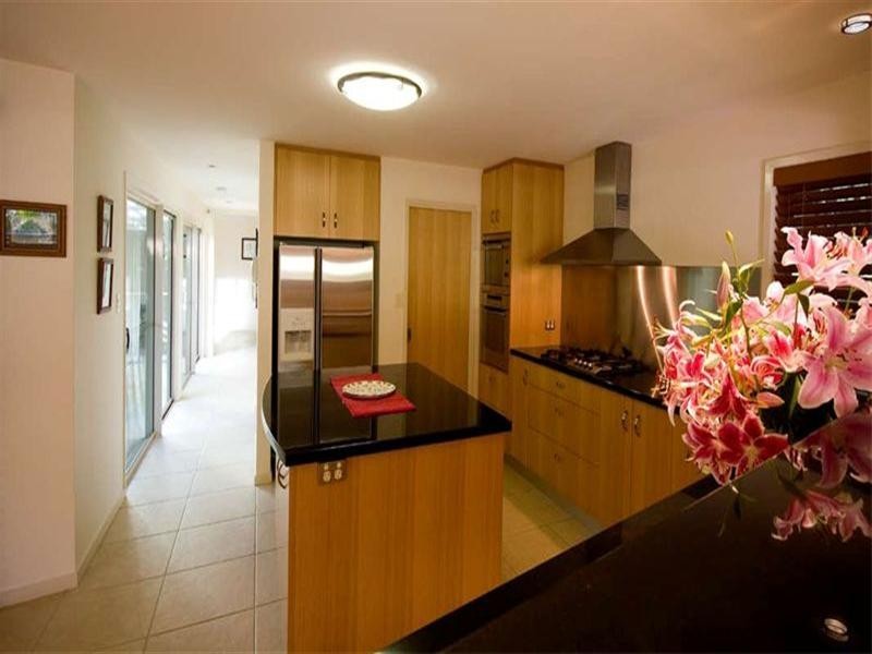 25 Dudley Street, Bardon QLD 4065