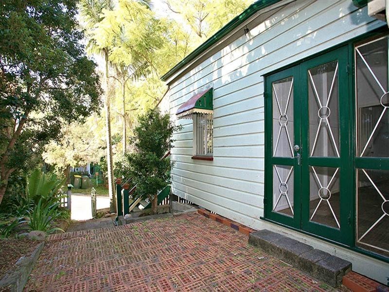 15 Kent Street, Red Hill QLD 4059