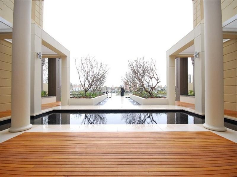 39 Castlebar Street, Kangaroo Point QLD 4169