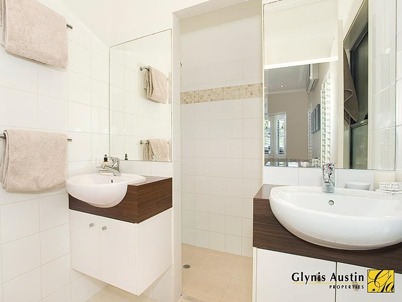 25 Bangalla Street, Auchenflower QLD 4066