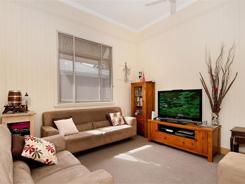 1 Parker Street, Newmarket QLD 4051