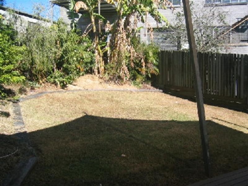 15 Water Street, Red Hill QLD 4059