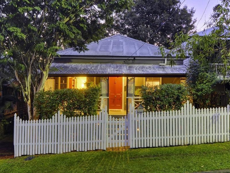 10 Ella Street, Red Hill QLD 4059