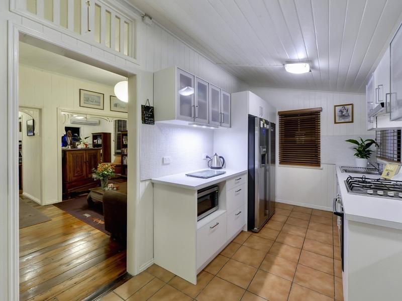 10 Ella Street, Red Hill QLD 4059