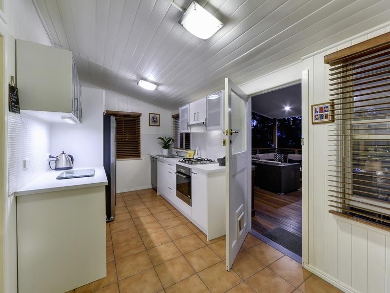 10 Ella Street, Red Hill QLD 4059