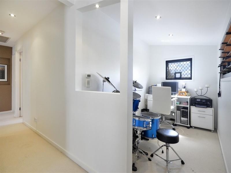 56 Lizzie Street, Bardon QLD 4065