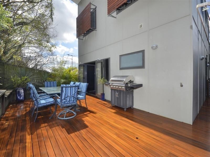 56 Lizzie Street, Bardon QLD 4065