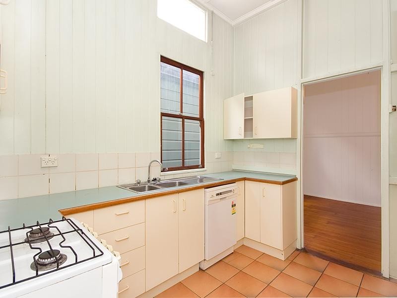 14 Fred Street, Red Hill QLD 4059