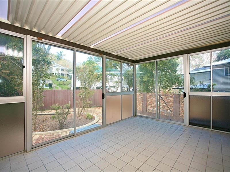 16 Lester Street, Auchenflower QLD 4066