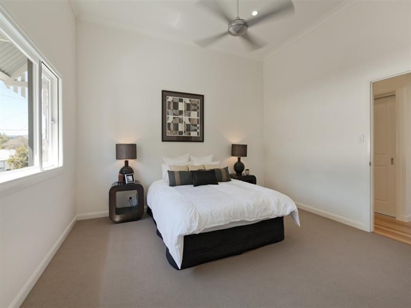 20 Knowles Street, Auchenflower QLD 4066