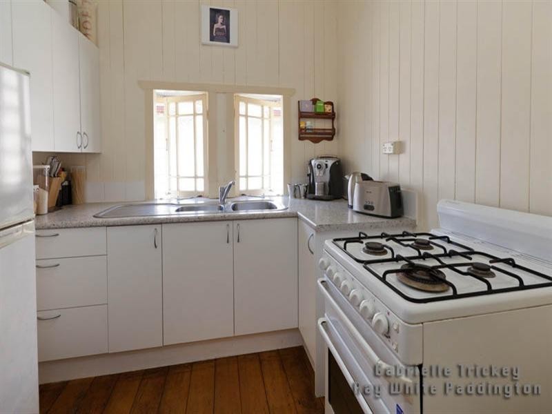 26 Young Street, Milton QLD 4064