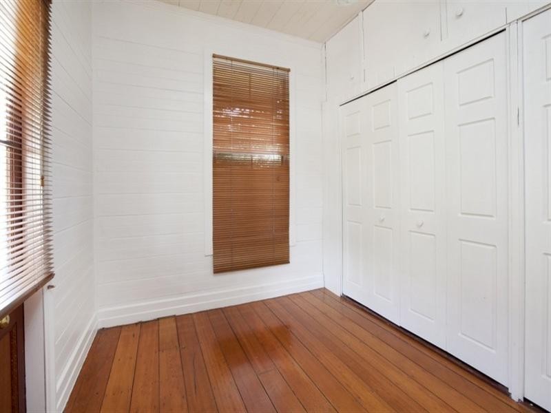 8 McComb Street, Kelvin Grove QLD 4059