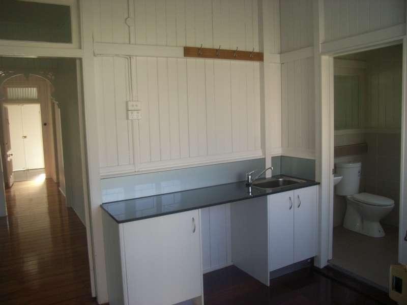 36 Mearns Street, Fairfield QLD 4103