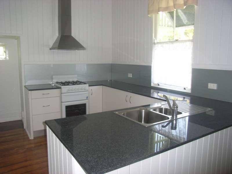 36 Mearns Street, Fairfield QLD 4103