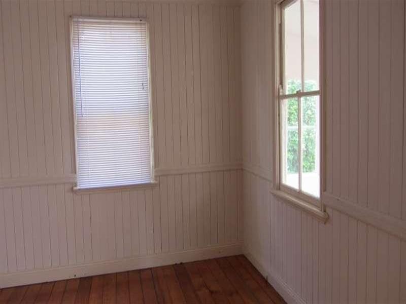 15 Burlington Street, East Brisbane QLD 4169