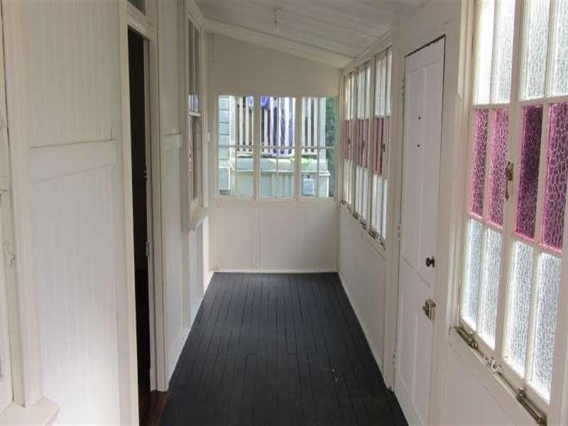 15 Burlington Street, East Brisbane QLD 4169