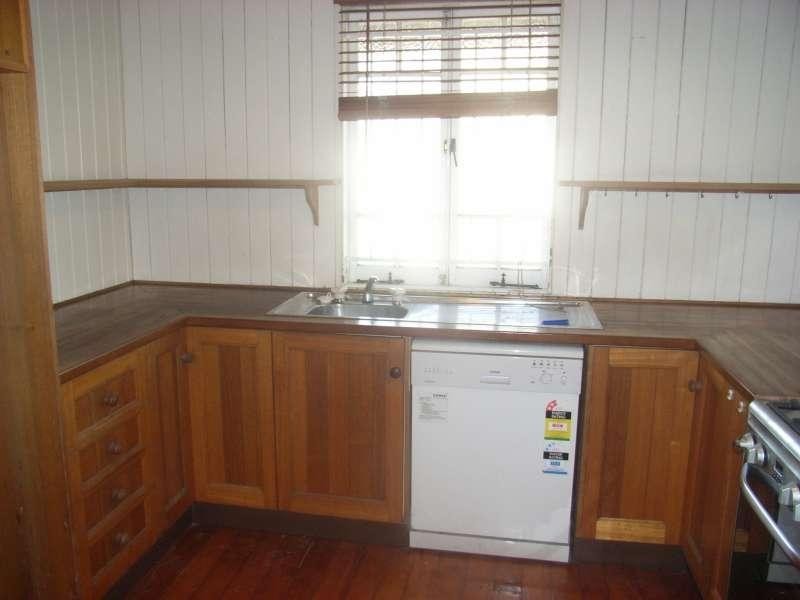 105 Simpsons Road, Bardon QLD 4065