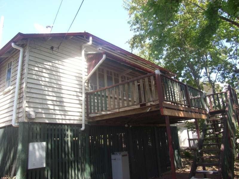 105 Simpsons Road, Bardon QLD 4065