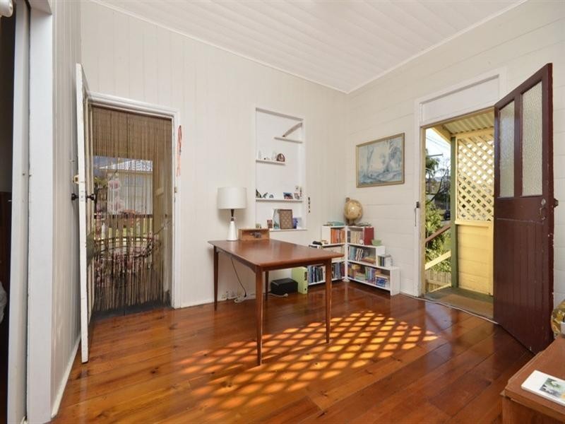 17 Coronation Street, Bardon QLD 4065