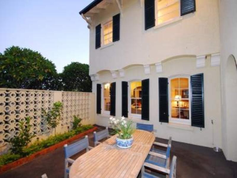 100 Simpsons Road, Bardon QLD 4065