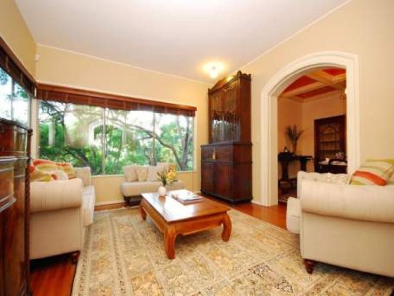 100 Simpsons Road, Bardon QLD 4065