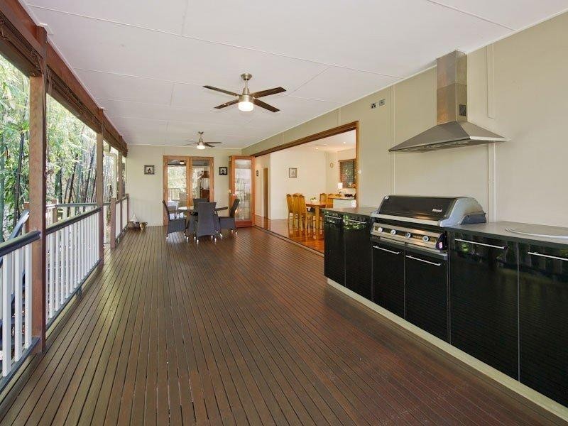 31 Soudan Street, Bardon QLD 4065