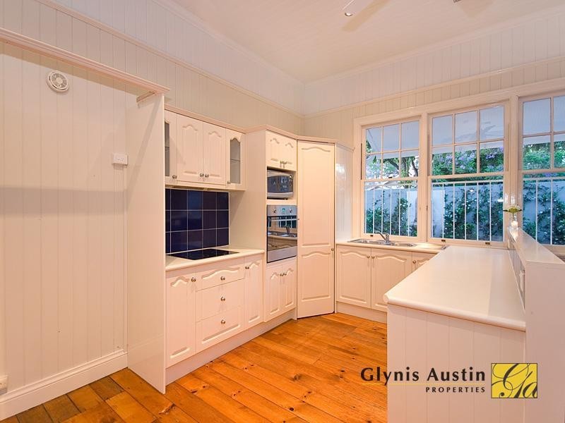 120 Simpsons Road, Bardon QLD 4065
