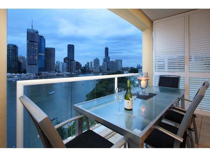 21 Pixley Street, Kangaroo Point QLD 4169
